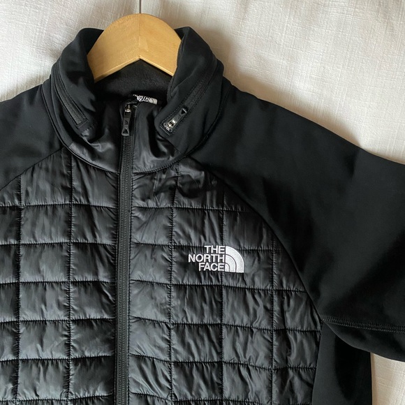 The North Face Mashup Women's Black Jacket - Picture 2 of 3